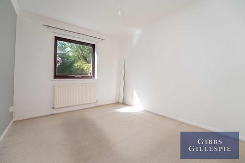 1 bedroom maisonette to rent, Perry Close, Hillingdon, Middlesex UB8 3HR