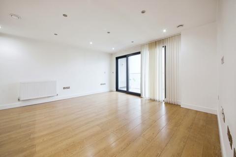 2 bedroom flat to rent, Loughton