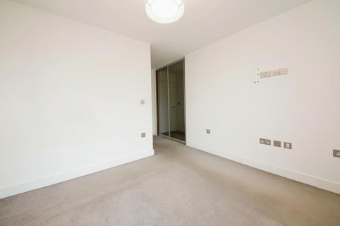 2 bedroom flat to rent, Loughton