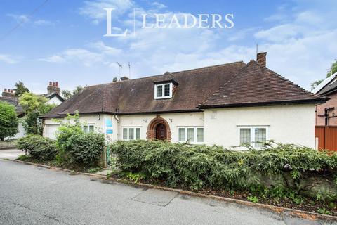 5 bedroom detached house to rent, Manor Avenue