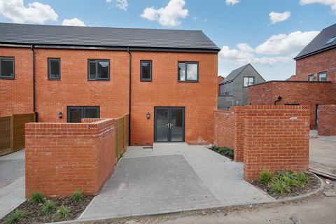 3 bedroom townhouse to rent, North Lock Road, Leicester, LE3