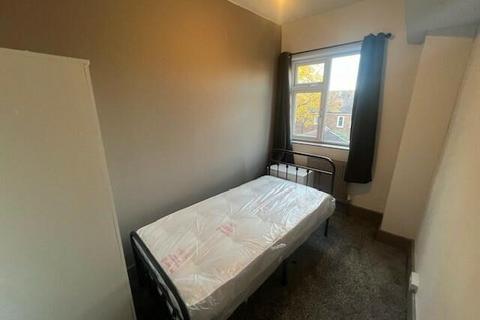 5 bedroom house share to rent, Cemetery Road, Normanton