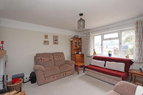 3 bedroom detached house to rent, Oakwood Avenue, New Milton