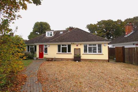 3 bedroom chalet to rent, Oakwood Avenue, New Milton