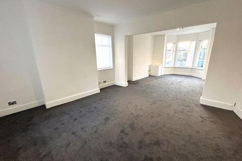 4 bedroom terraced house to rent, Gladstone Road, Manchester