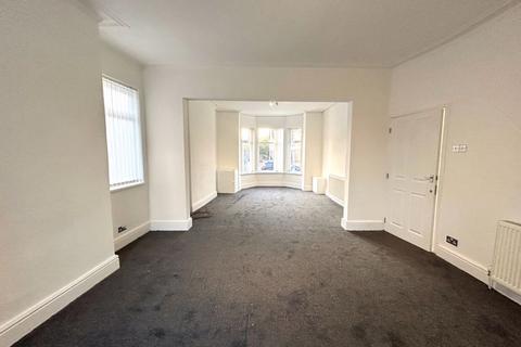 4 bedroom terraced house to rent, Gladstone Road, Manchester