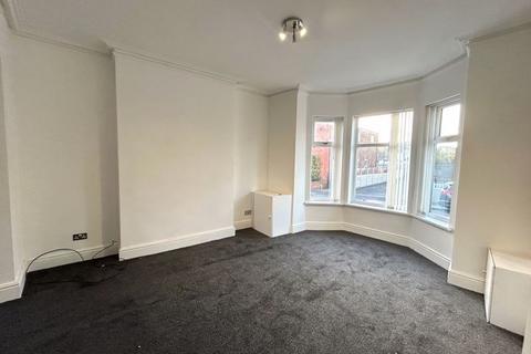 4 bedroom terraced house to rent, Gladstone Road, Manchester