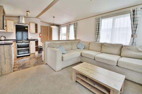 3 bedroom park home for sale, Mallard Lake. Cotswold Hoburne, Cotswold Lakes