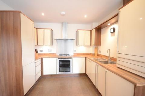 4 bedroom semi-detached house to rent, Sheldon Rise, Caversham