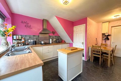 3 bedroom terraced house for sale, Woolston Avenue, Congleton