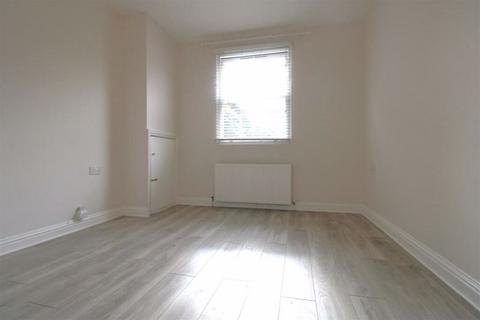 Property to rent, Bowes Road, London N13