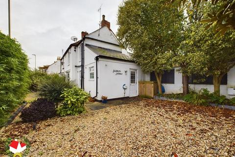 2 bedroom end of terrace house for sale, Painswick Road, Matson, Gloucester, GL4 4DR