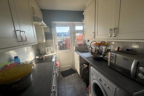 3 bedroom terraced house to rent, 3 Bedroom house to let in Northolt