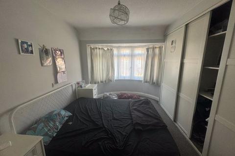 3 bedroom terraced house to rent, 3 Bedroom house to let in Northolt