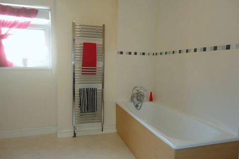 3 bedroom terraced house to rent, Stacey Road, Cardiff CF24