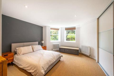 2 bedroom apartment to rent, Bassett Road, London W10