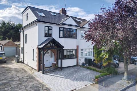 4 bedroom semi-detached house for sale, Hycliffe Gardens, Chigwell IG7