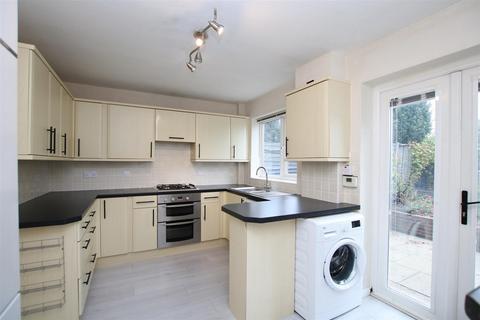 2 bedroom end of terrace house to rent, Coney Croft, Horsham