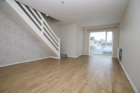 2 bedroom end of terrace house to rent, Coney Croft, Horsham