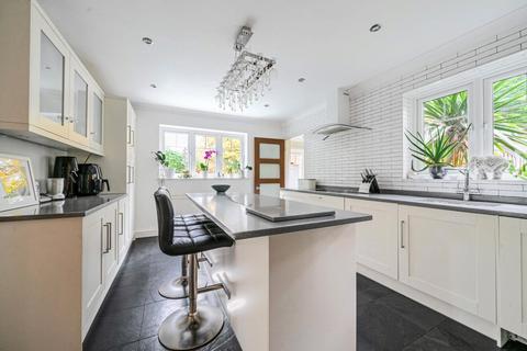 5 bedroom detached house for sale, Woodtree Close, Hendon, NW4