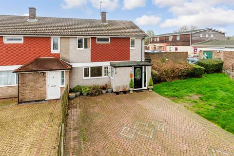 8 Lincoln Close, Erith, DA8 2EB