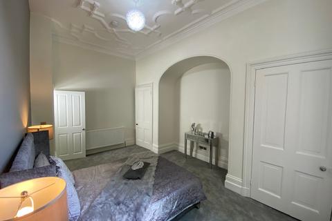 2 bedroom apartment to rent, Minster Precincts, Peterborough PE1