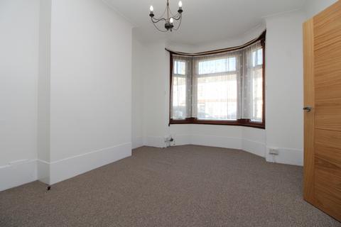 3 bedroom terraced house to rent, Conway Road, London, SE18