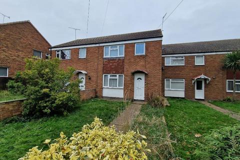 1 bedroom in a house share to rent, Newington Close, Southend on Sea, Essex, SS2 4SF