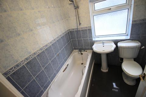 1 bedroom flat to rent, Oaks Road, Stanwell TW19