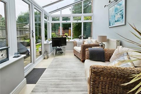 14 Broomfield, Binfield, Bracknell, RG42 4AQ