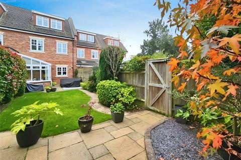 14 Broomfield, Binfield, Bracknell, RG42 4AQ
