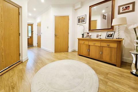 14 Broomfield, Binfield, Bracknell, RG42 4AQ