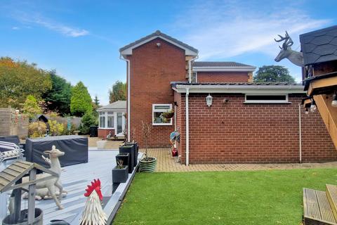 4 bedroom detached house for sale, Greenfield Road, Manchester M46