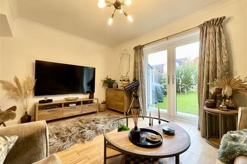 3 bedroom end of terrace house for sale, Swallow Wood Road, Swallownest, Sheffield, S26 4SZ