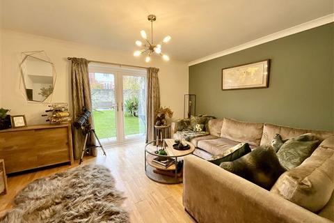 3 bedroom end of terrace house for sale, Swallow Wood Road, Swallownest, Sheffield, S26 4SZ