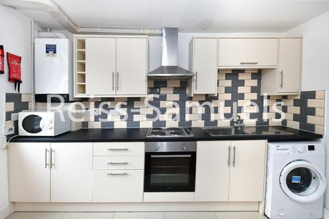 4 bedroom ground floor maisonette to rent, Manchester Road, London E14