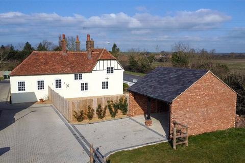 4 bedroom detached house for sale, Watling Street, Bedfordshire LU7