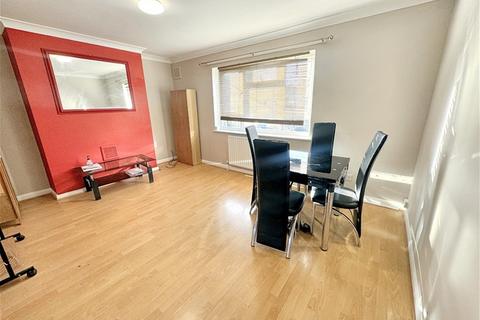 2 bedroom maisonette to rent, Hameway, East Ham