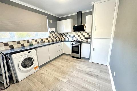 2 bedroom maisonette to rent, Hameway, East Ham