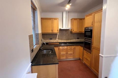 3 bedroom end of terrace house to rent, Middle Road, Hertfordshire EN4