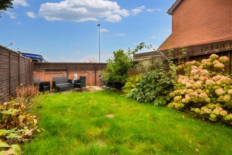 2 bedroom semi-detached house for sale, Fernleigh Court, Wakefield, West Yorkshire