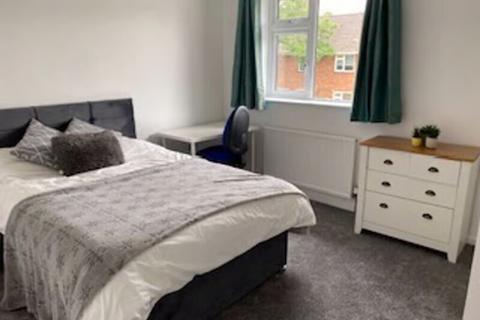 5 bedroom terraced house to rent, Buckingham Road