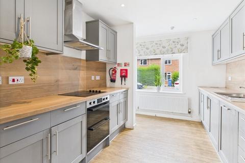 5 bedroom terraced house to rent, Buckingham Road
