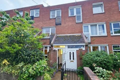 2 bedroom terraced house for sale, MacKenzie Rd, London