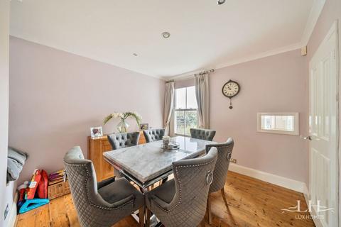 3 bedroom semi-detached house for sale, Junction Road, Brentwood