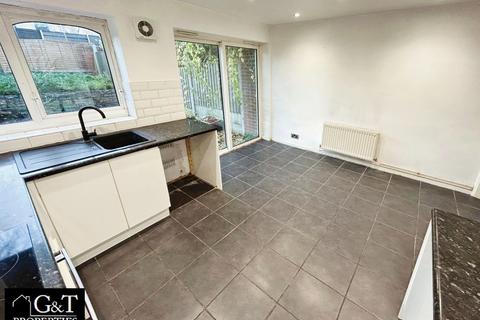 3 bedroom end of terrace house to rent, Mansell Close, Halesowen