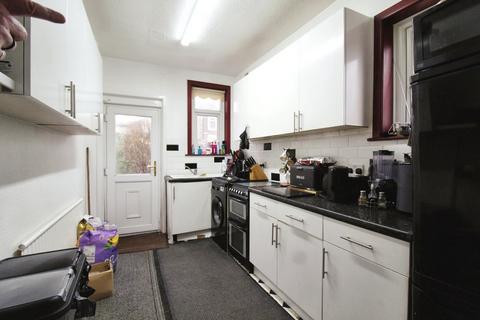 3 bedroom end of terrace house for sale, Colne Road, Barnoldswick BB18