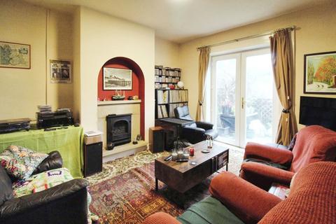 3 bedroom end of terrace house for sale, Colne Road, Barnoldswick BB18