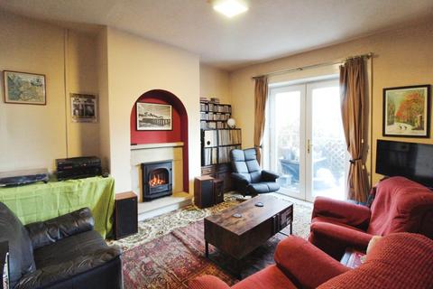 3 bedroom end of terrace house for sale, Colne Road, Barnoldswick BB18