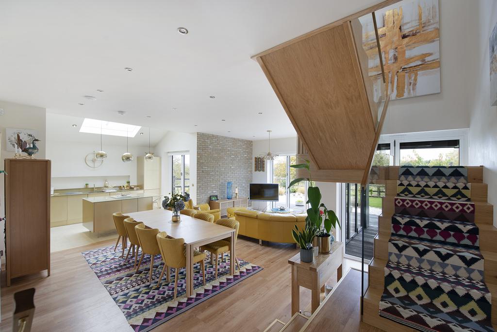 Sitting/Dining
